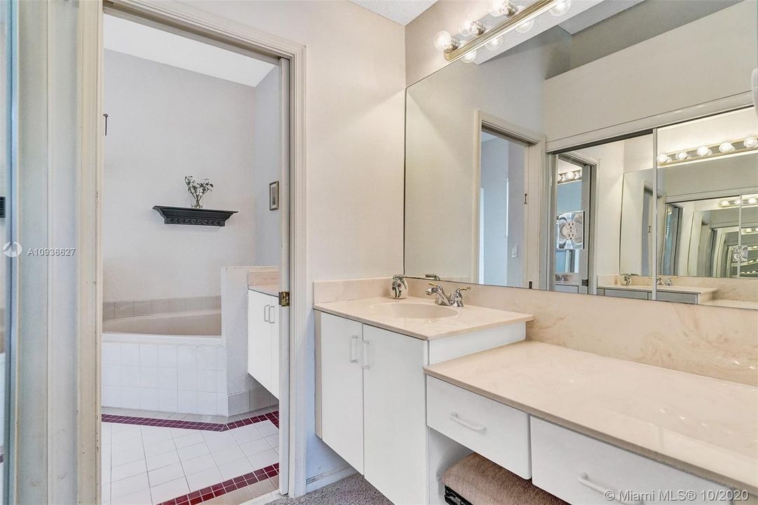 Recently Sold: $429,800 (4 beds, 2 baths, 2152 Square Feet)