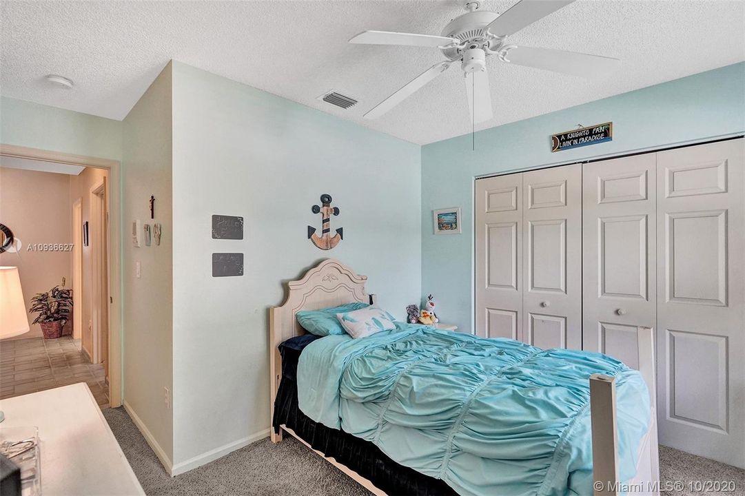 Recently Sold: $429,800 (4 beds, 2 baths, 2152 Square Feet)