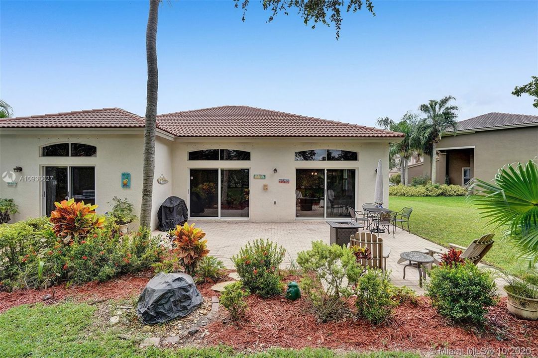 Recently Sold: $429,800 (4 beds, 2 baths, 2152 Square Feet)