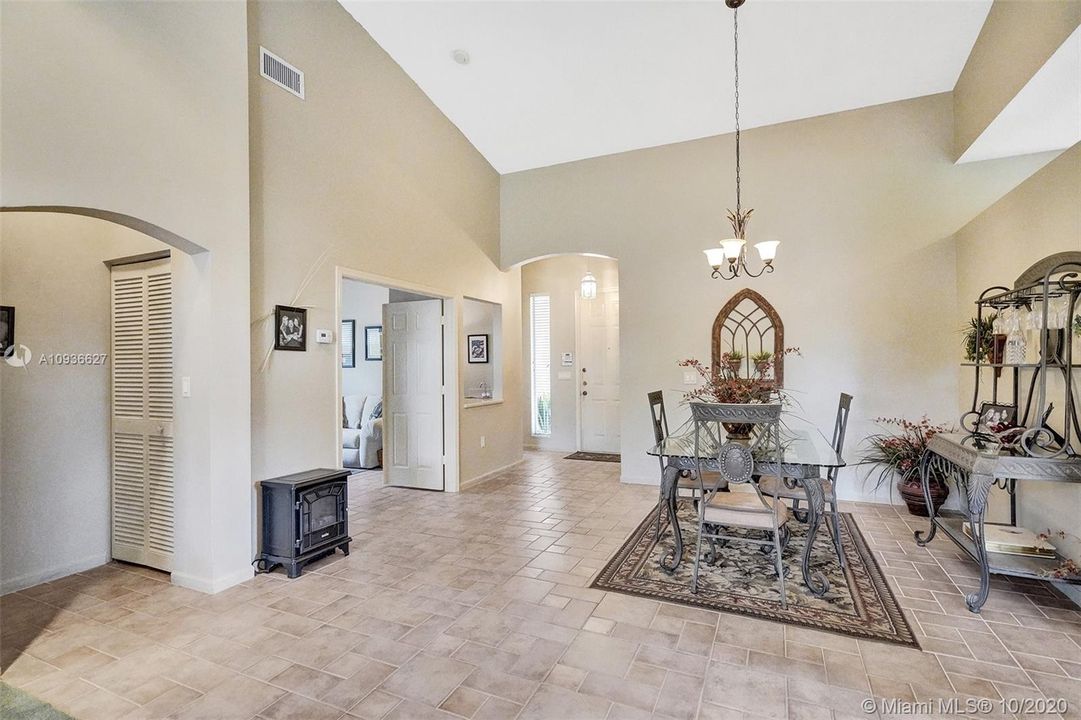 Recently Sold: $429,800 (4 beds, 2 baths, 2152 Square Feet)
