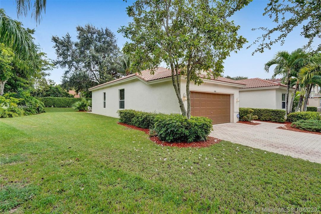 Recently Sold: $429,800 (4 beds, 2 baths, 2152 Square Feet)