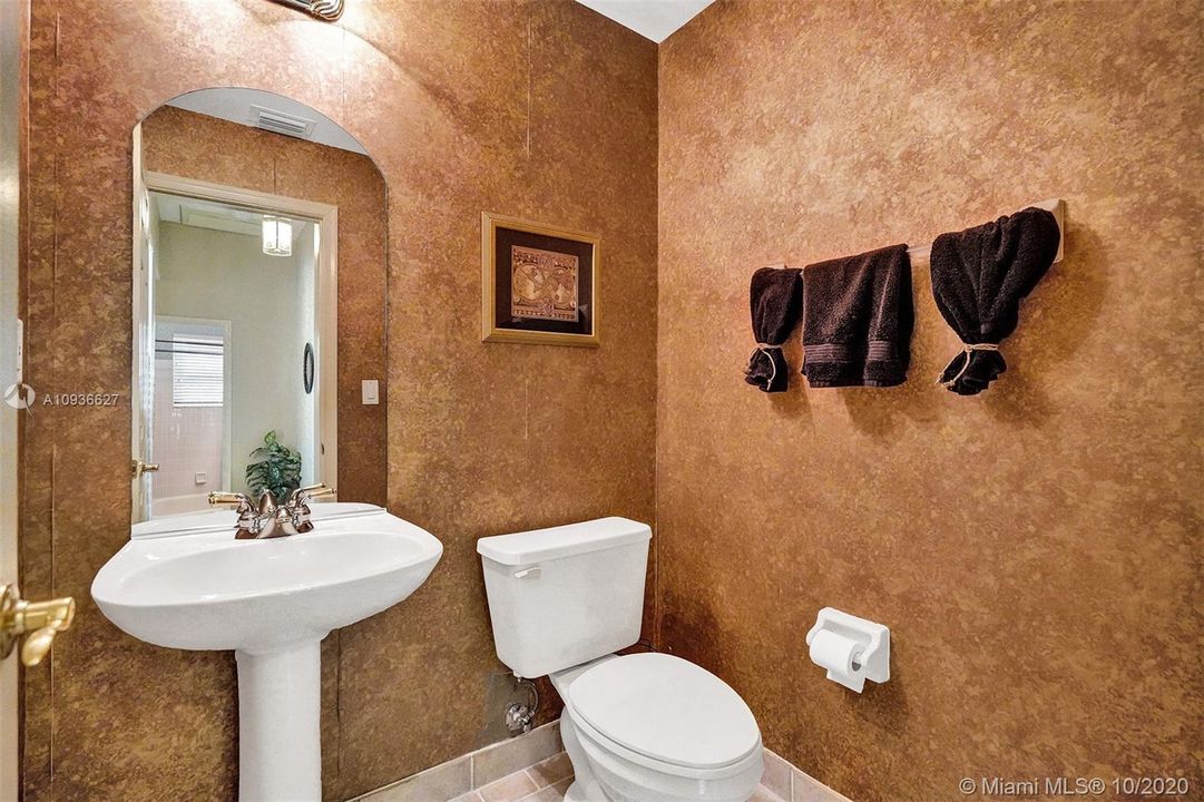 Recently Sold: $429,800 (4 beds, 2 baths, 2152 Square Feet)