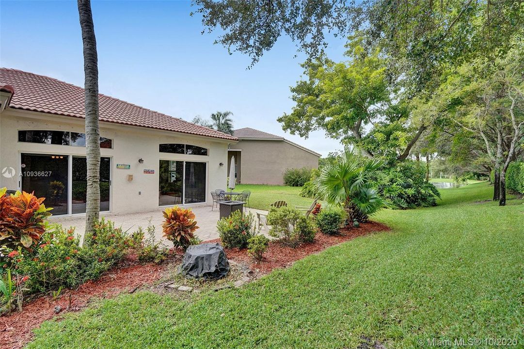 Recently Sold: $429,800 (4 beds, 2 baths, 2152 Square Feet)