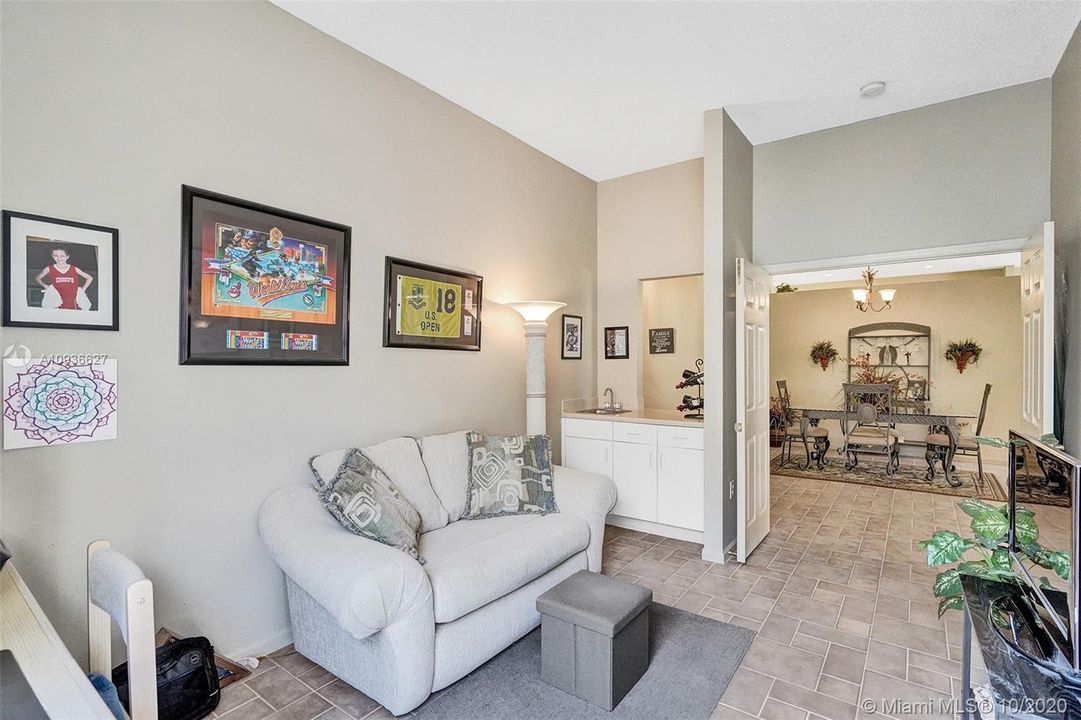 Recently Sold: $429,800 (4 beds, 2 baths, 2152 Square Feet)