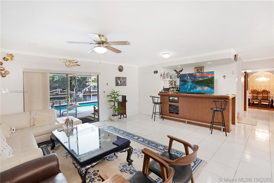 Vendido Recientemente: $1,675,000 (5 camas, 4 baños, 3186 Pies cuadrados)