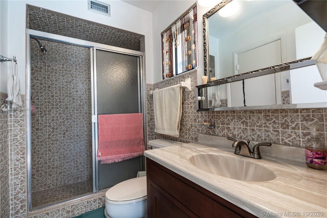 Vendido Recientemente: $1,675,000 (5 camas, 4 baños, 3186 Pies cuadrados)