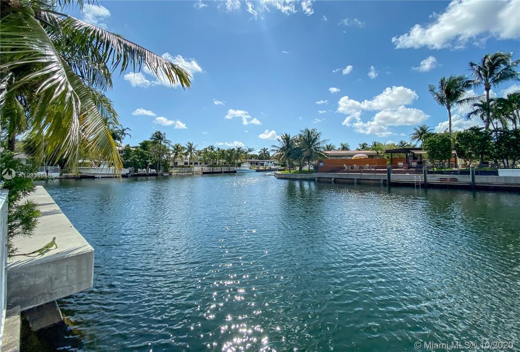 Vendido Recientemente: $1,675,000 (5 camas, 4 baños, 3186 Pies cuadrados)