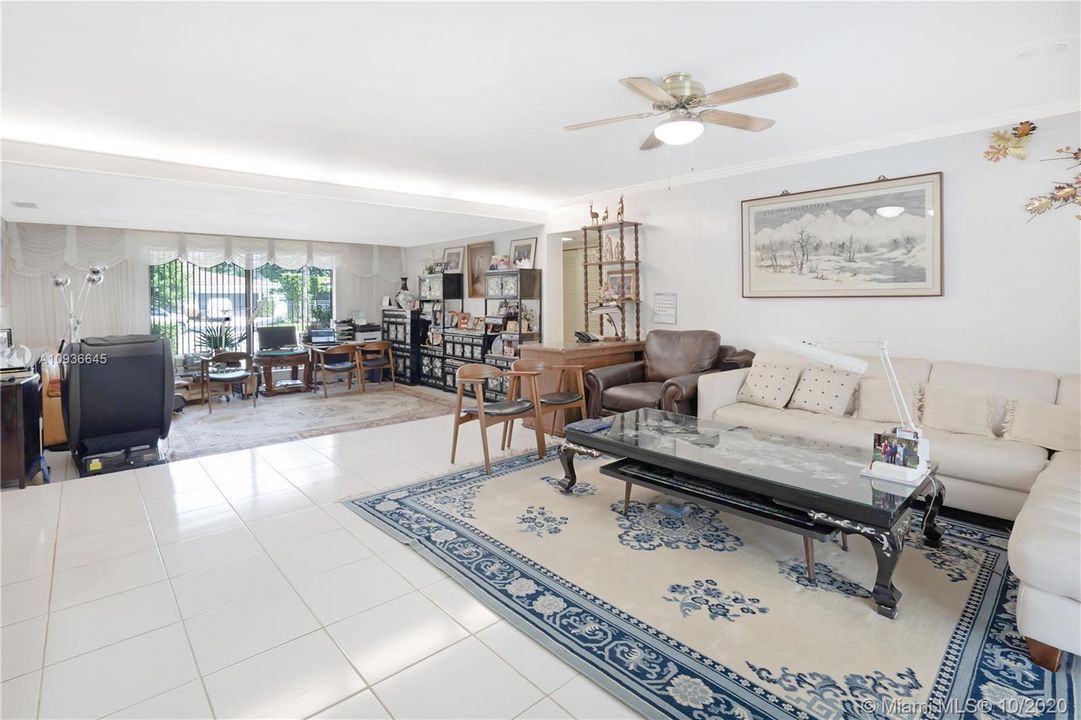 Vendido Recientemente: $1,675,000 (5 camas, 4 baños, 3186 Pies cuadrados)