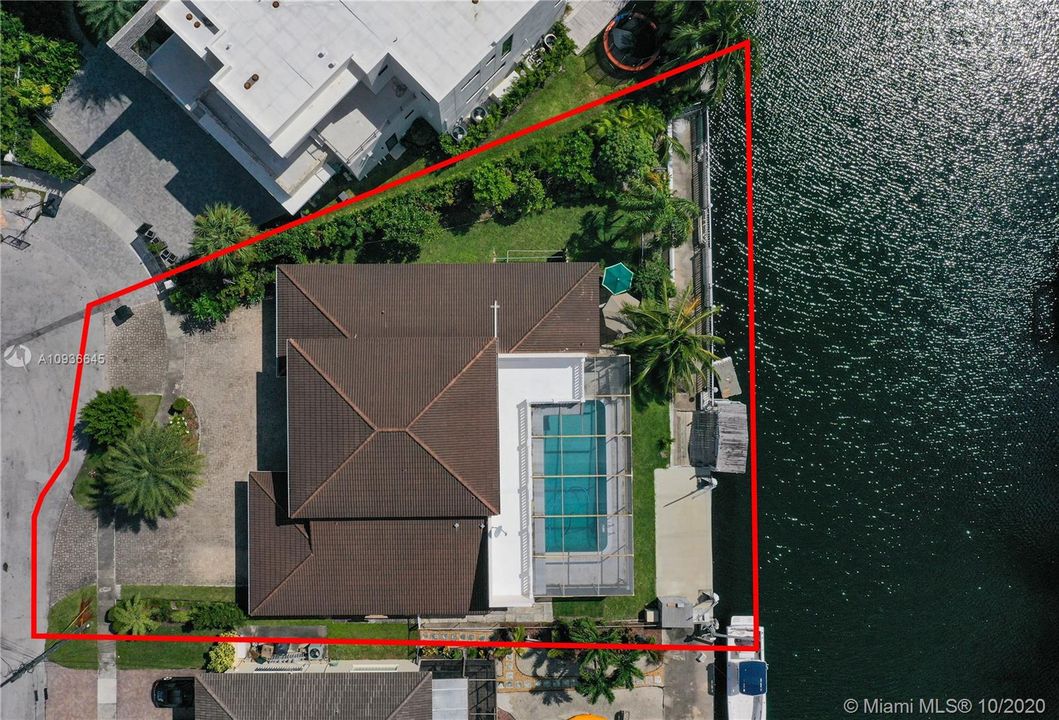 Vendido Recientemente: $1,675,000 (5 camas, 4 baños, 3186 Pies cuadrados)