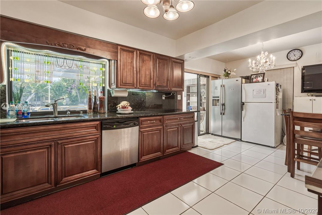 Vendido Recientemente: $1,675,000 (5 camas, 4 baños, 3186 Pies cuadrados)