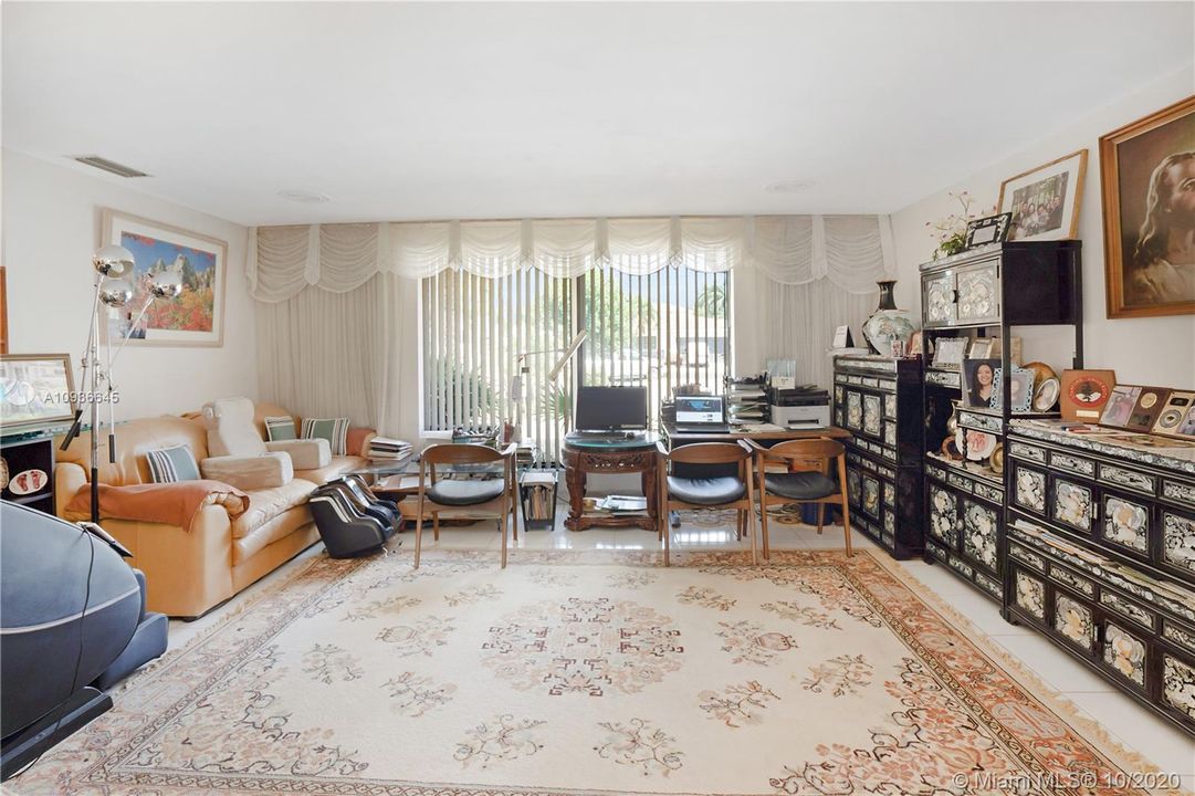 Vendido Recientemente: $1,675,000 (5 camas, 4 baños, 3186 Pies cuadrados)