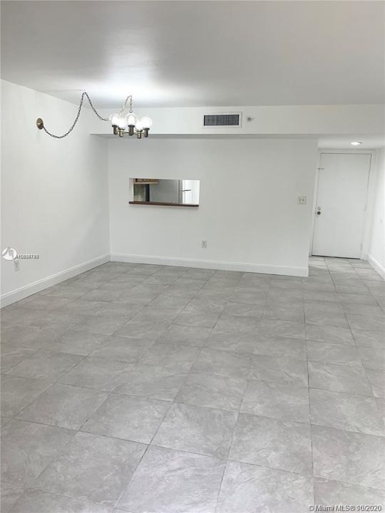 Recently Rented: $1,500 (2 beds, 2 baths, 965 Square Feet)