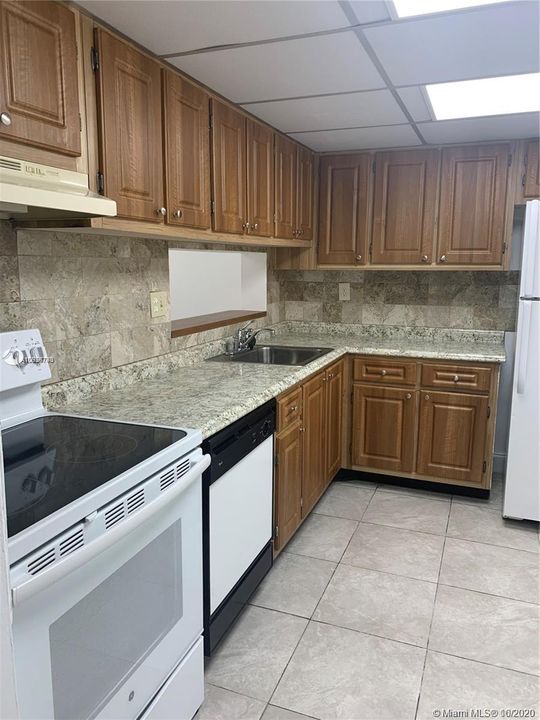 Recently Rented: $1,500 (2 beds, 2 baths, 965 Square Feet)