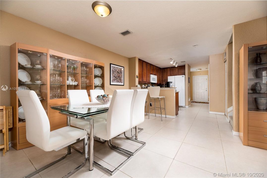 Vendido Recientemente: $234,900 (3 camas, 2 baños, 1465 Pies cuadrados)