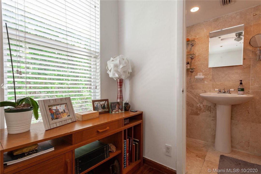Recently Rented: $4,500 (3 beds, 2 baths, 1878 Square Feet)