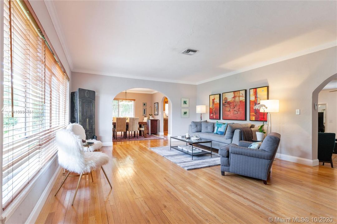 Recently Rented: $4,500 (3 beds, 2 baths, 1878 Square Feet)
