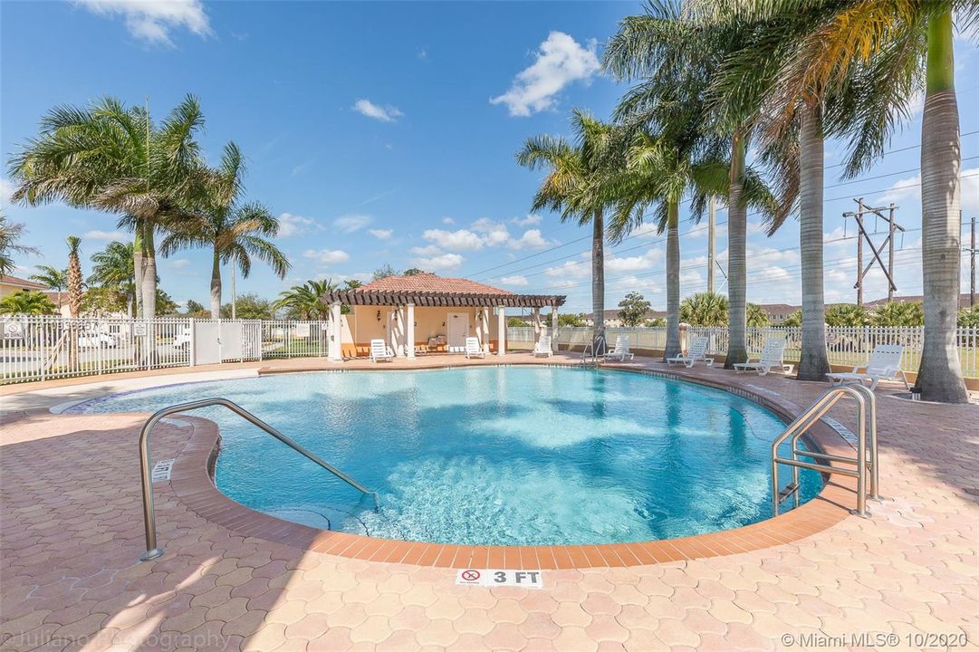 Recently Sold: $259,700 (2 beds, 2 baths, 1150 Square Feet)