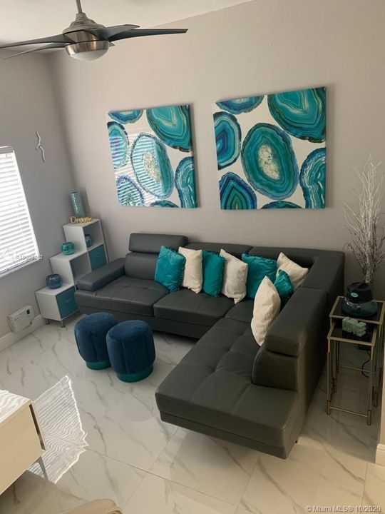Recently Sold: $259,700 (2 beds, 2 baths, 1150 Square Feet)