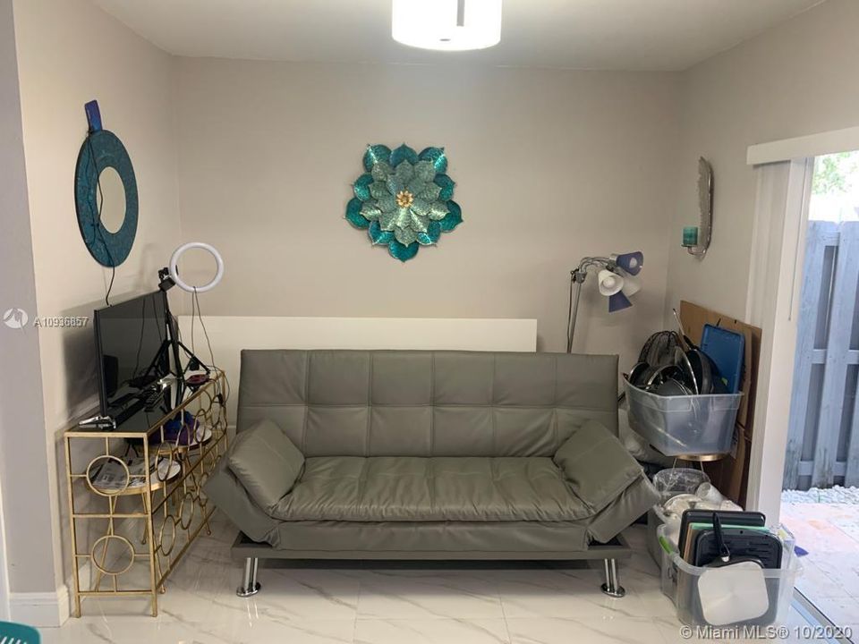 Recently Sold: $259,700 (2 beds, 2 baths, 1150 Square Feet)