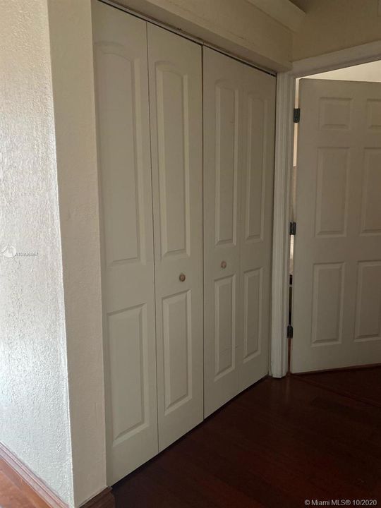 Recently Sold: $259,700 (2 beds, 2 baths, 1150 Square Feet)