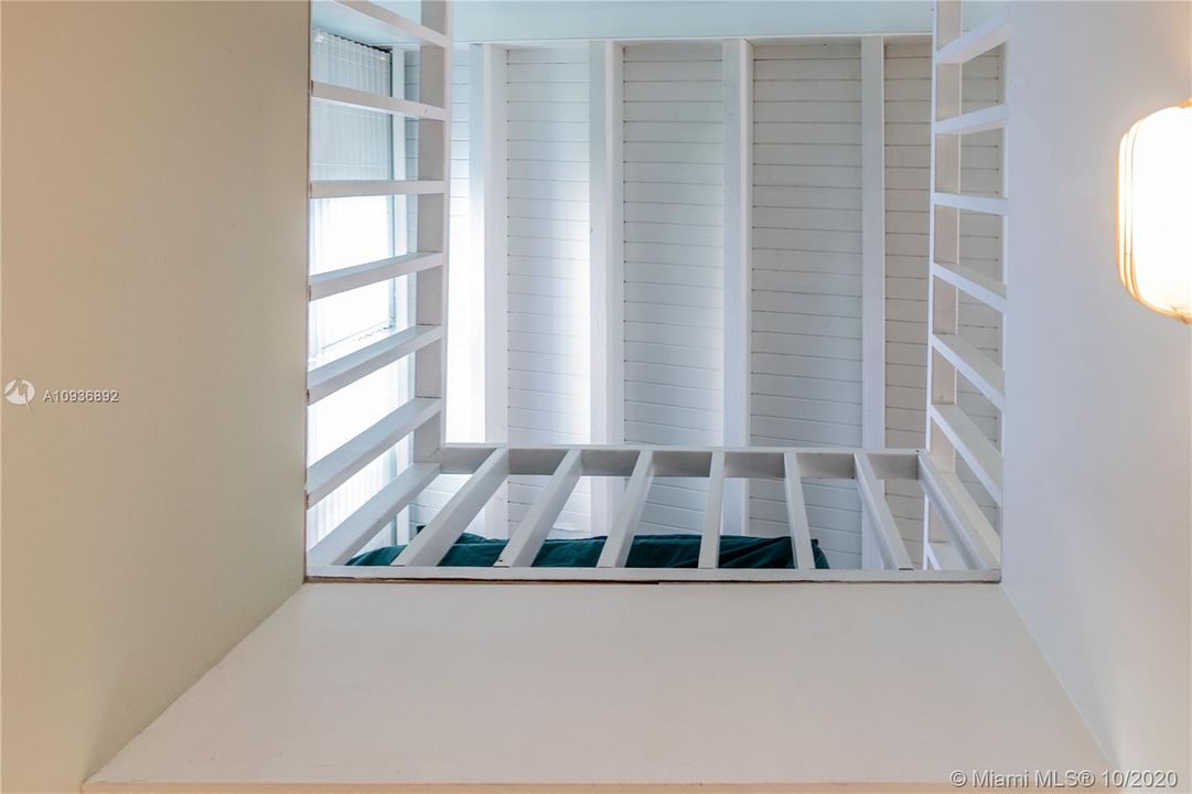 Недавно продано: $339,000 (2 спален, 2 ванн, 1356 Квадратных фут)