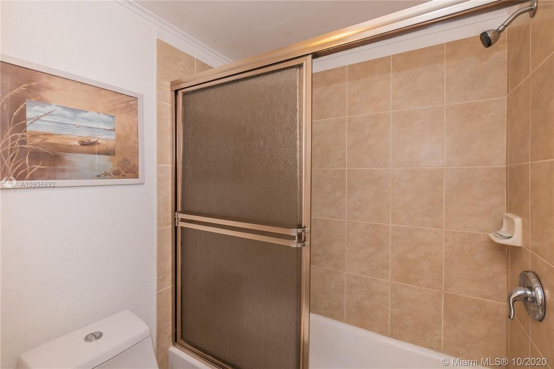 Недавно продано: $339,000 (2 спален, 2 ванн, 1356 Квадратных фут)