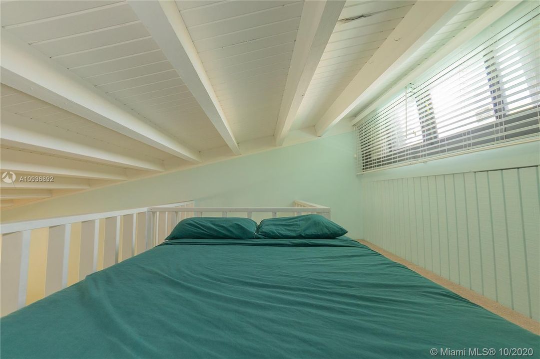 Недавно продано: $339,000 (2 спален, 2 ванн, 1356 Квадратных фут)