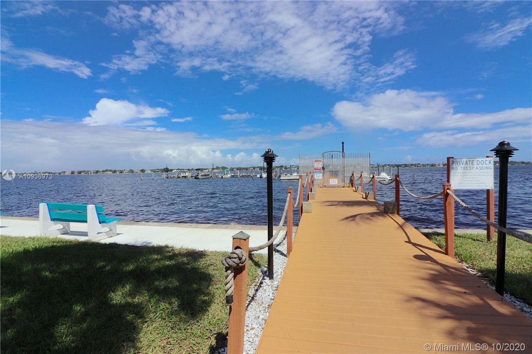 Recently Sold: $259,500 (2 beds, 2 baths, 1470 Square Feet)