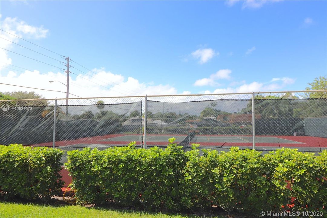 Recently Sold: $259,500 (2 beds, 2 baths, 1470 Square Feet)