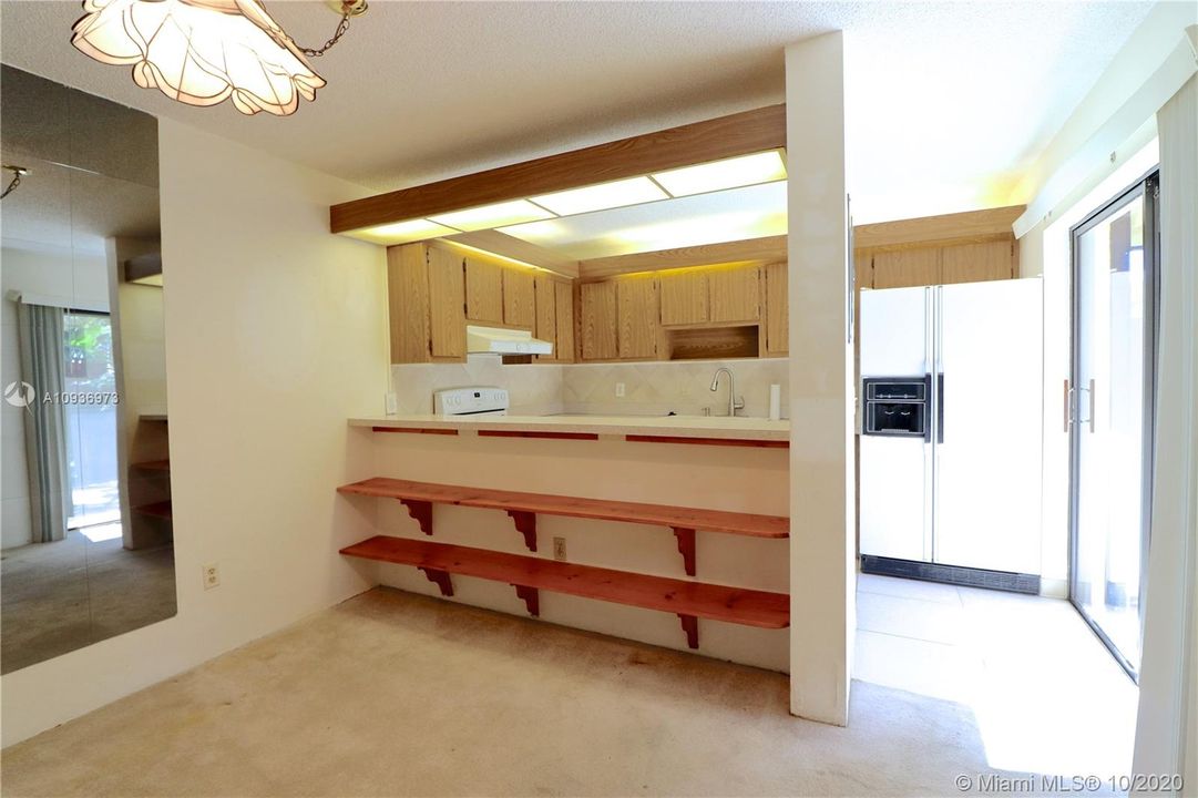 Recently Sold: $259,500 (2 beds, 2 baths, 1470 Square Feet)