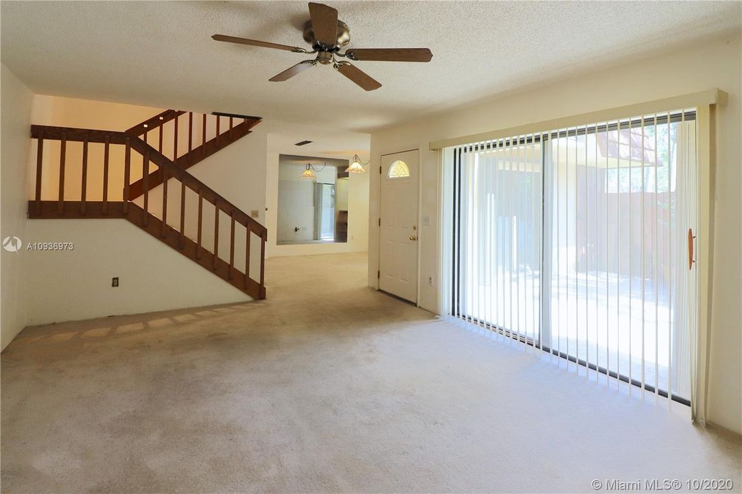 Recently Sold: $259,500 (2 beds, 2 baths, 1470 Square Feet)