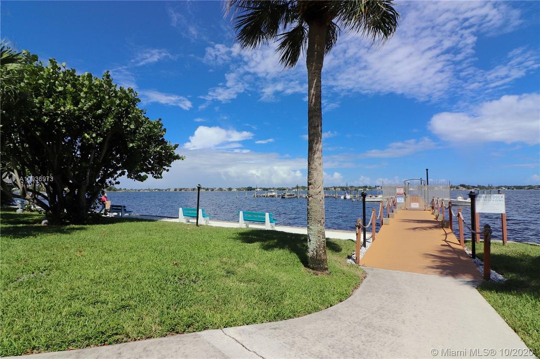 Recently Sold: $259,500 (2 beds, 2 baths, 1470 Square Feet)