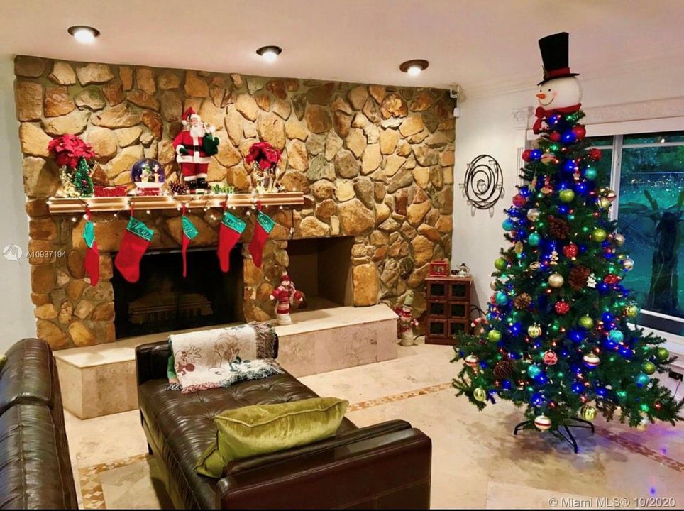 Vendido Recientemente: $515,000 (4 camas, 2 baños, 3578 Pies cuadrados)