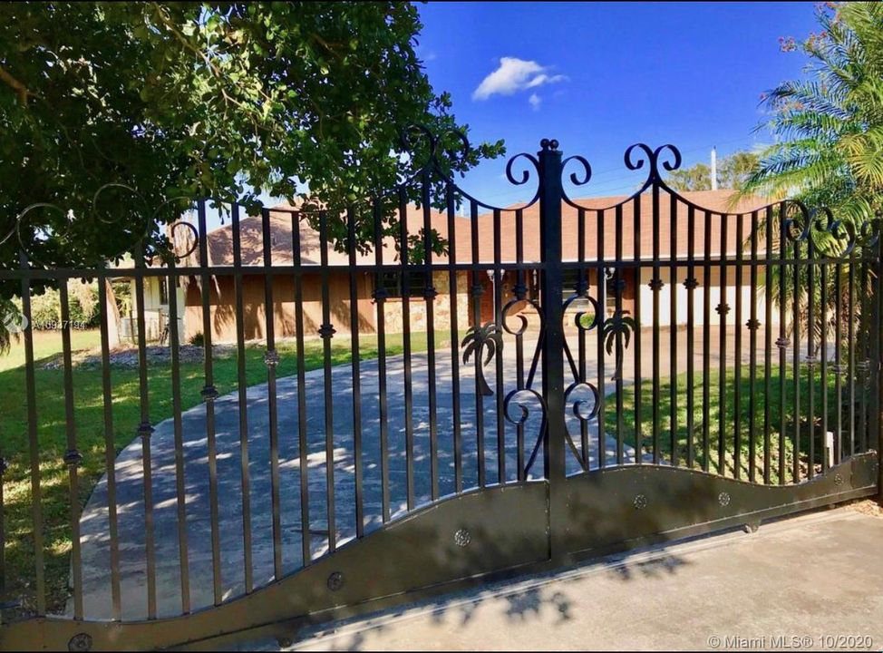 Vendido Recientemente: $515,000 (4 camas, 2 baños, 3578 Pies cuadrados)