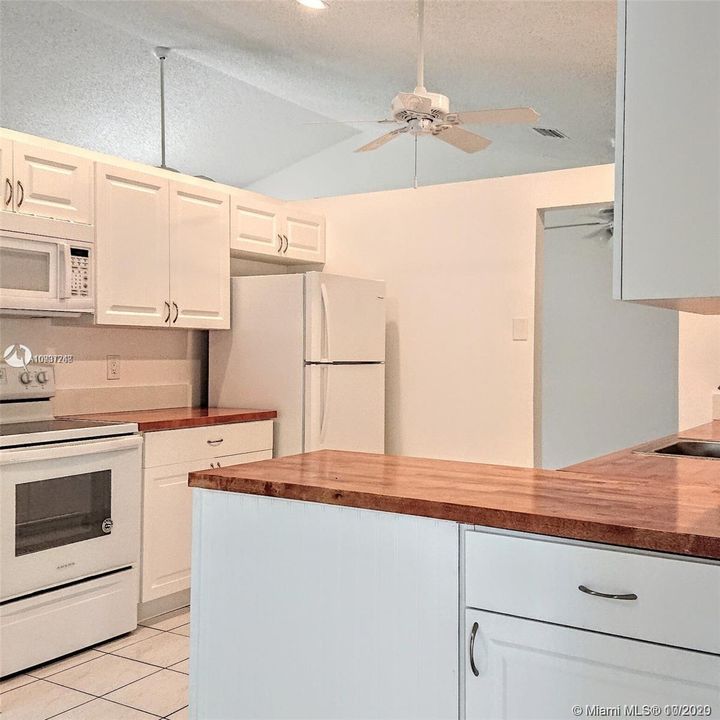 Recently Rented: $2,100 (3 beds, 2 baths, 2188 Square Feet)