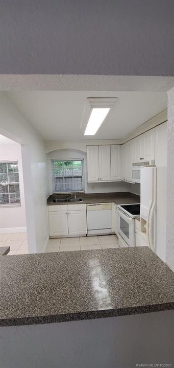 Recientemente alquilado: $2,000 (3 camas, 2 baños, 1500 Pies cuadrados)