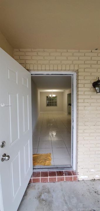 Recientemente alquilado: $2,000 (3 camas, 2 baños, 1500 Pies cuadrados)