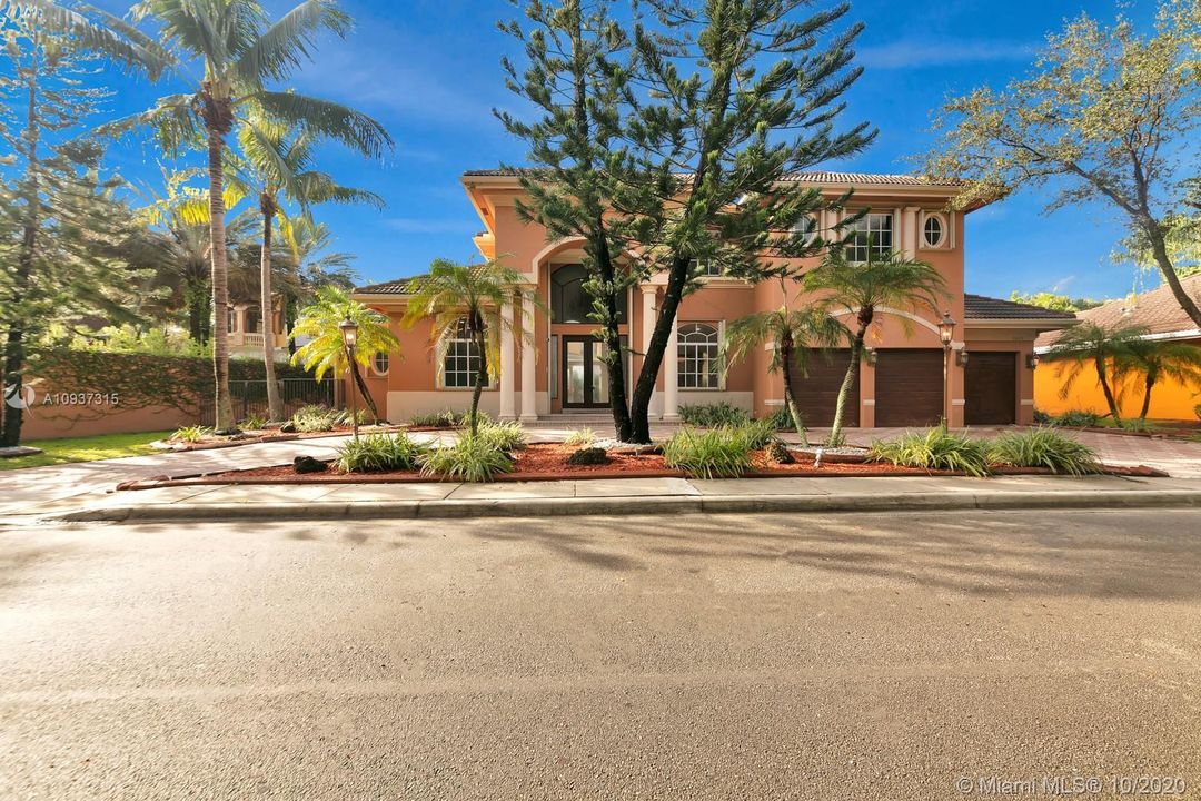 Vendido Recientemente: $1,399,000 (7 camas, 5 baños, 4360 Pies cuadrados)