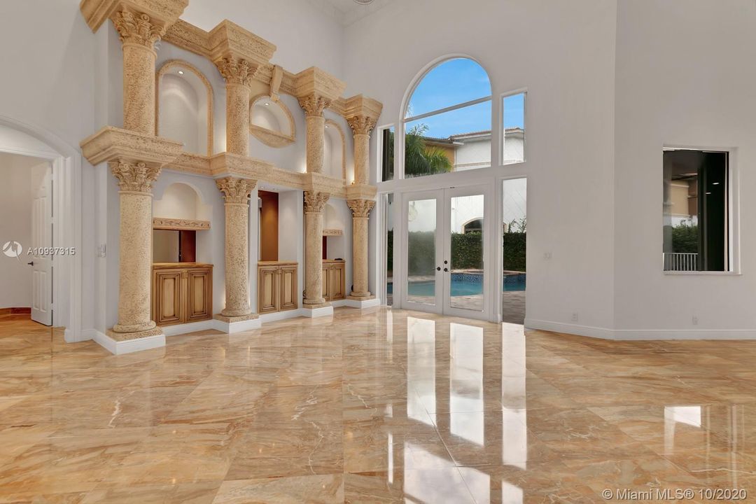 Vendido Recientemente: $1,399,000 (7 camas, 5 baños, 4360 Pies cuadrados)