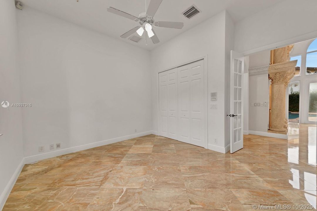 Vendido Recientemente: $1,399,000 (7 camas, 5 baños, 4360 Pies cuadrados)