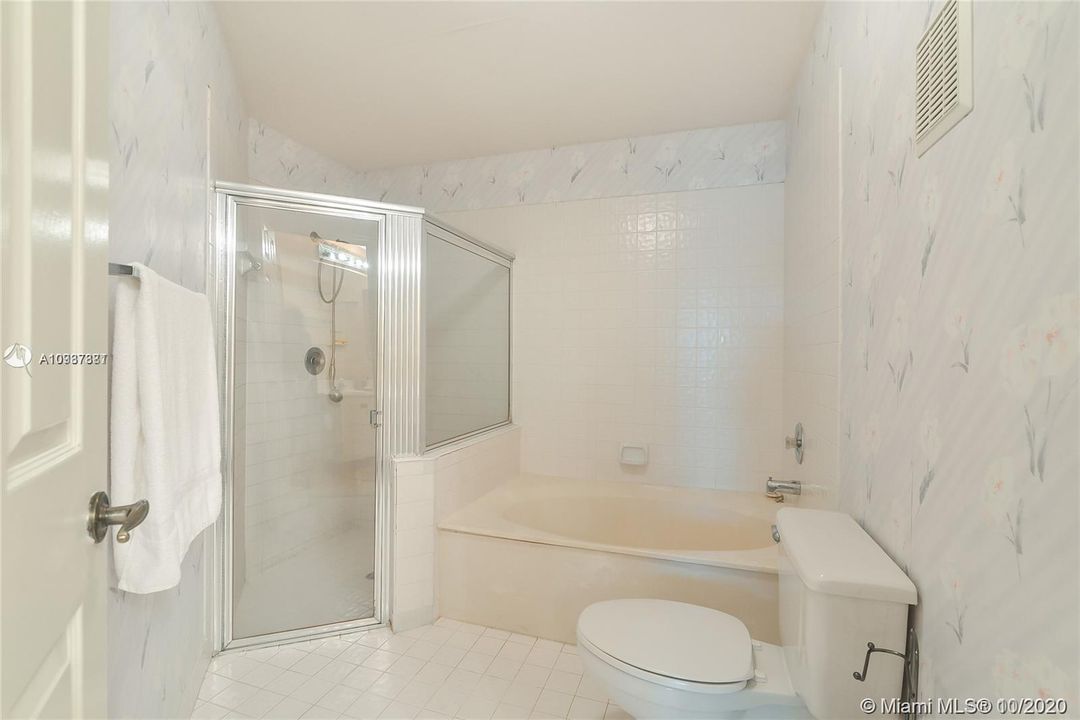 Recently Rented: $2,495 (3 beds, 2 baths, 1570 Square Feet)