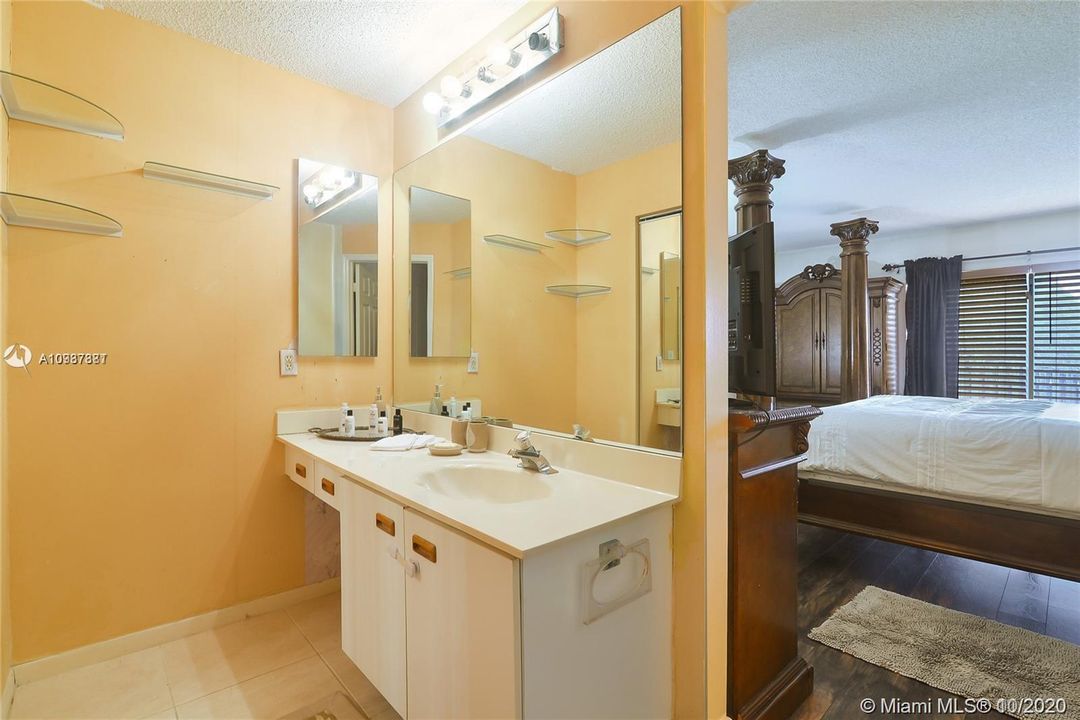 Recently Rented: $2,495 (3 beds, 2 baths, 1570 Square Feet)