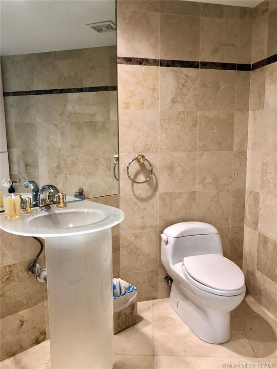 Recently Rented: $5,000 (2 beds, 2 baths, 1900 Square Feet)