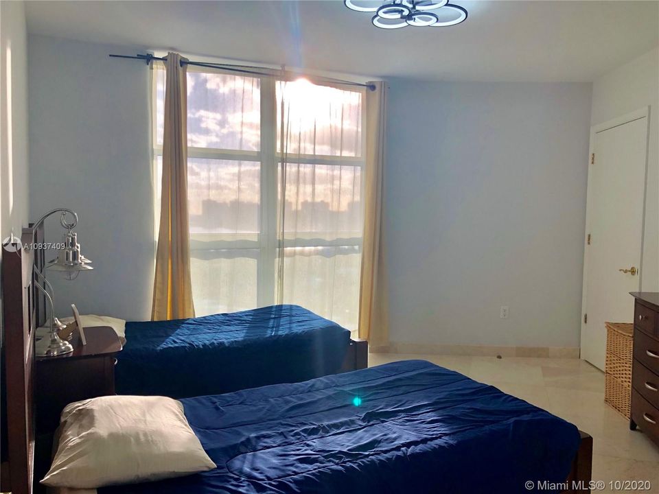 Recently Rented: $5,000 (2 beds, 2 baths, 1900 Square Feet)