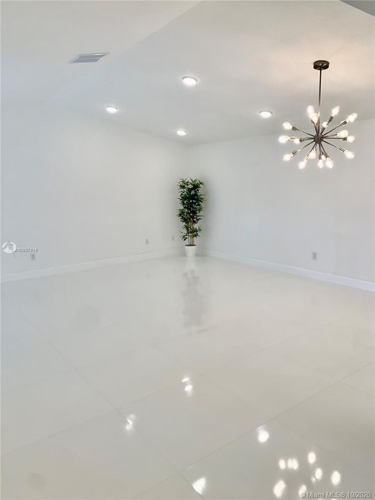 Vendido Recientemente: $259,999 (2 camas, 2 baños, 1466 Pies cuadrados)