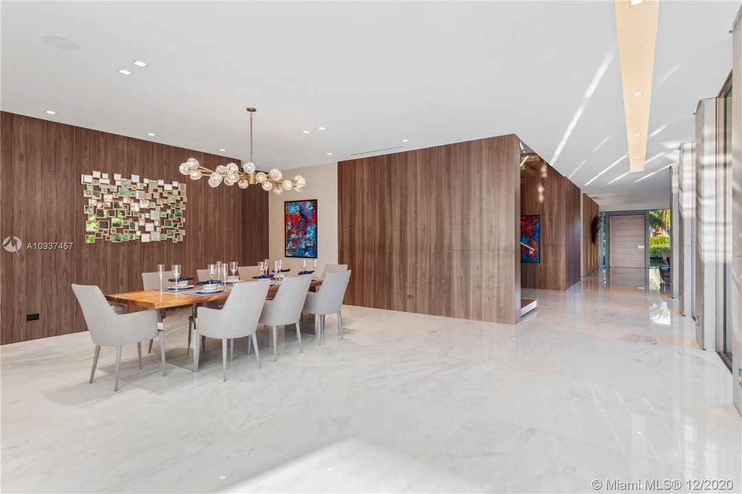 Vendido Recientemente: $12,900,000 (6 camas, 7 baños, 8547 Pies cuadrados)