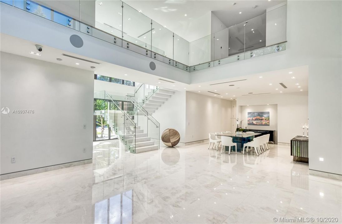 Recently Sold: $3,650,000 (6 beds, 6 baths, 5700 Square Feet)