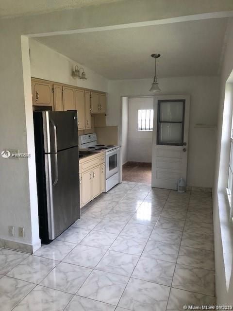 Recently Rented: $1,350 (2 beds, 1 baths, 664 Square Feet)