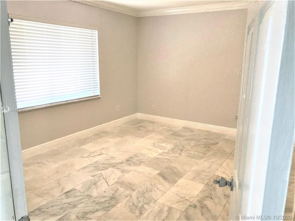 Recently Rented: $2,300 (4 beds, 2 baths, 1697 Square Feet)