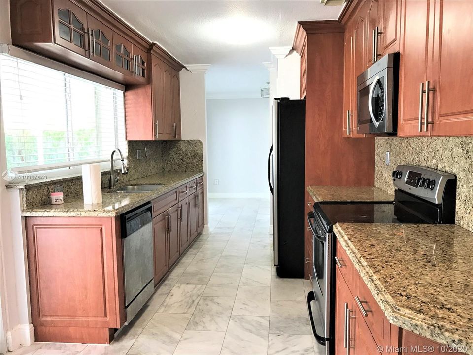 Recently Rented: $2,300 (4 beds, 2 baths, 1697 Square Feet)